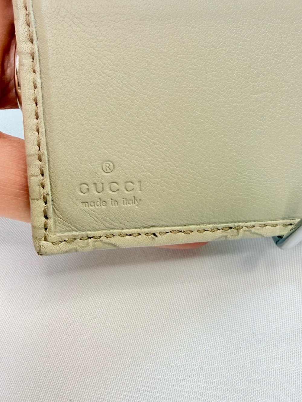 Gucci Guccisima Beige Compact GG Embossed Leather Wallet w/ Gold Heart Snap EVC - Picture 9 of 12